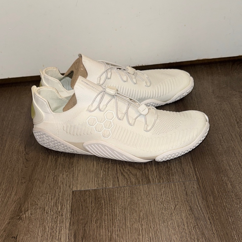 Vivobarefoot Motus Flex White Sneakers